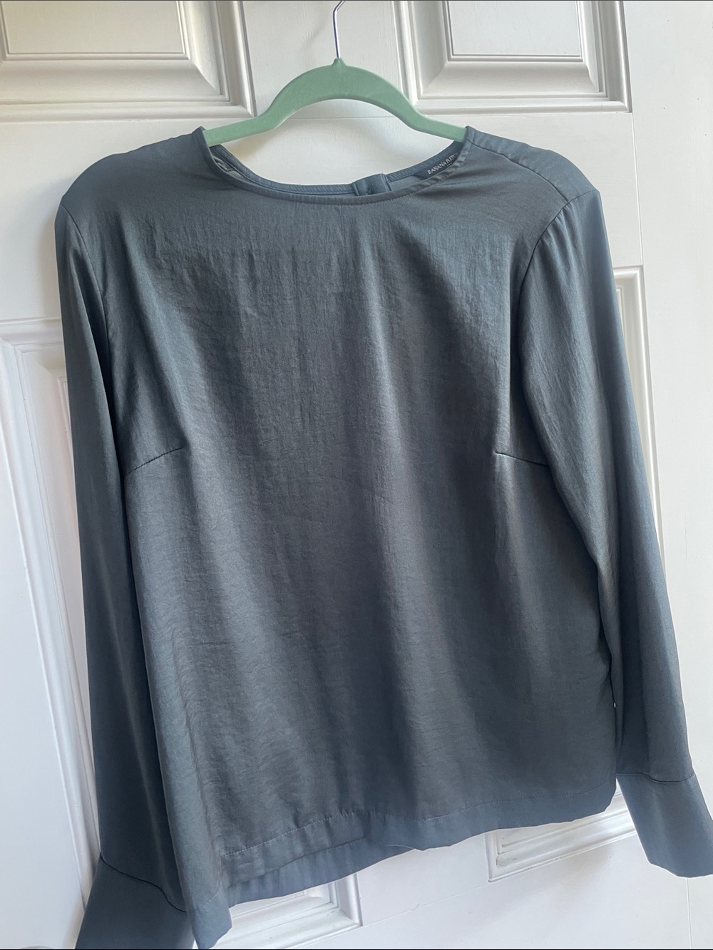 Banana Republic Factory Woman’s Long-Sleeve Crewneck Shirt - Gray